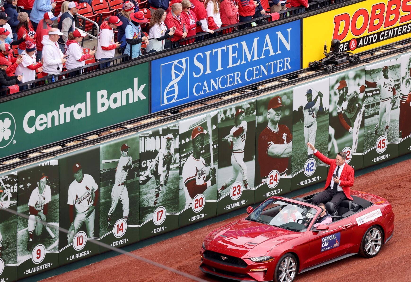 Cardinals host opening day at Busch Stadium